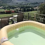 Vila Panoramic In Umbria Montefranco