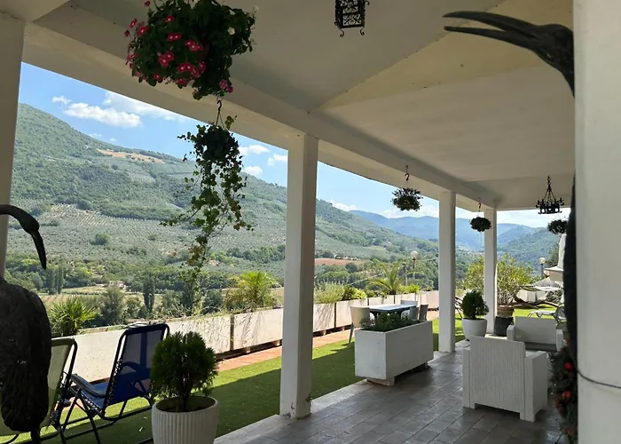 Vila Panoramic In Umbria Montefranco